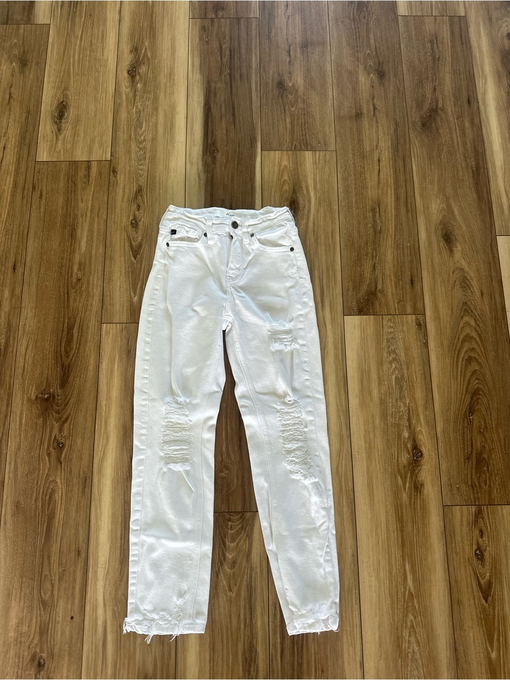 KanCan women’s White distressed Denim jeans size 1/24